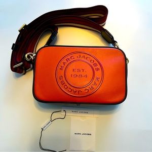 MARC JACOBS Crossbody Camera Bag in Burnt Sienna Multicolor. Purchased 2023.
